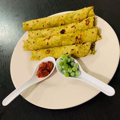 A picture of Green Peas Paratha.