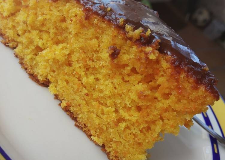 Bizcocho de zanahoria con cobertura de chocolate Thermomix