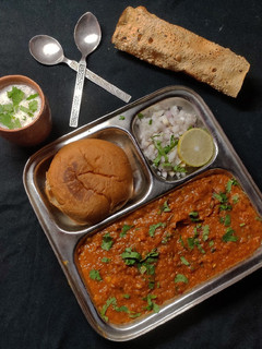 કુકર પાંવભાજી (Cookaer Pavbhaji Recipe In Gujarati) રેસીપી મુખ્ય ફોટો