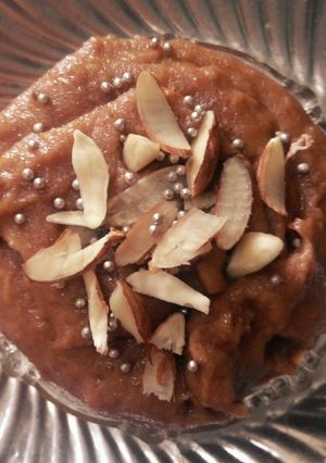 A picture of Caramalized Khas Khas Halwa.