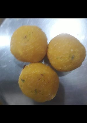 A picture of Motichur ke laddu.