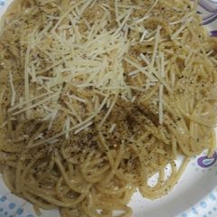 A picture of Cacio e Pepe, Cheese and Pepper.