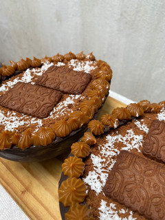 Una foto de Huevos de Pascua rellenos de chocotorta