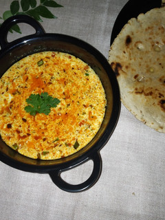 દહીં તિખારી (Dahi Tikhari Recipe In Gujarati) રેસીપી મુખ્ય ફોટો