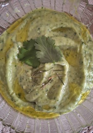 Una foto de Salsa de pepino y palta