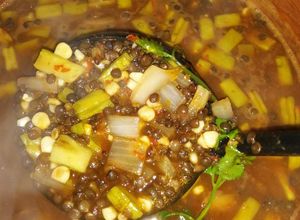 Una foto de Sopa milpera de lentejas