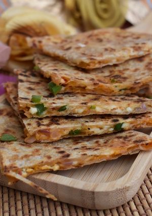 A picture of Pizza Paratha.