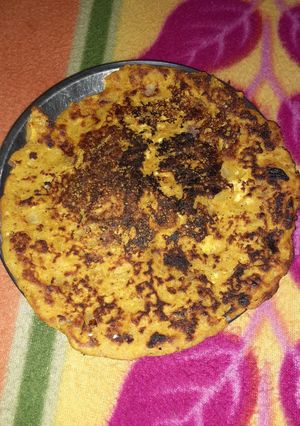 A picture of Bajre ki roti.