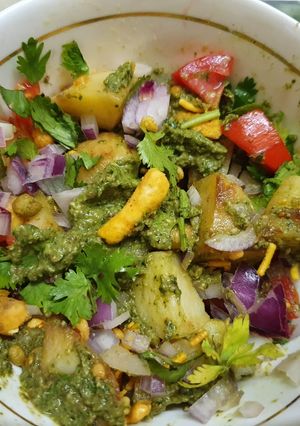 A picture of Dhaniya Pudina Aloo Chaat.