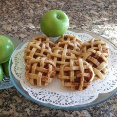 A picture of Caramel Apple Pie Cookies.