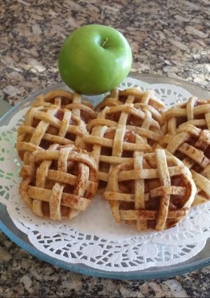 A picture of Caramel Apple Pie Cookies.