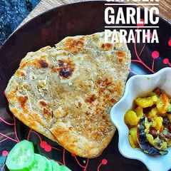 A picture of Ginger Garlic Paratha.