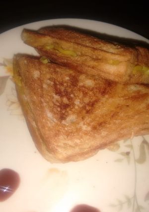 A picture of Maggi bread toster.