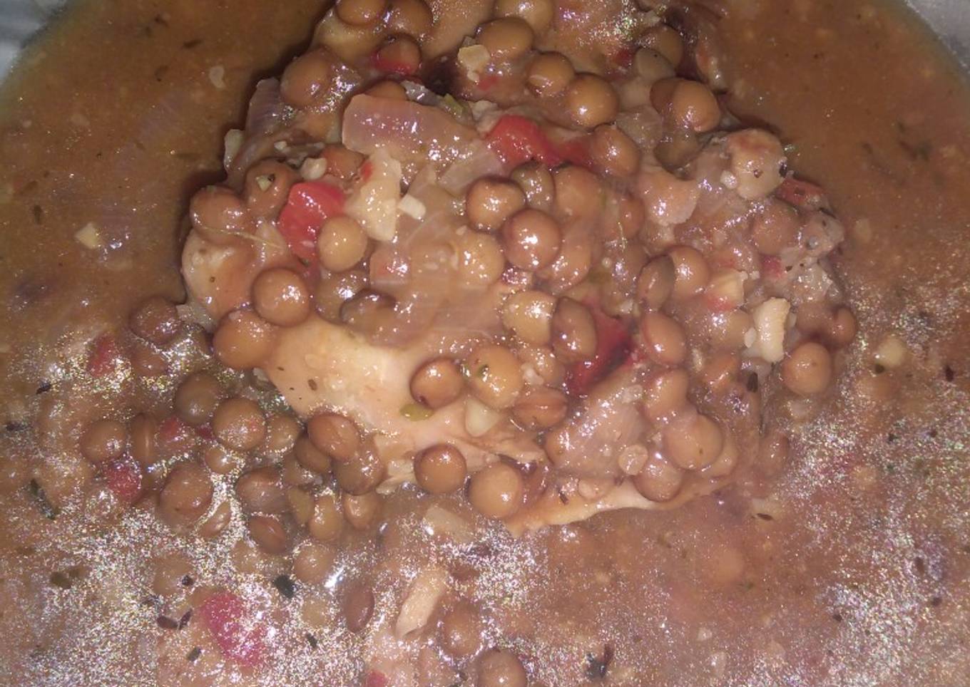 Lentejas con pollo y maní