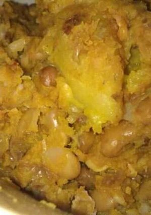 A picture of Porridge beans and plantain.