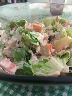 Una foto de Ensalada tropical de supervivencia