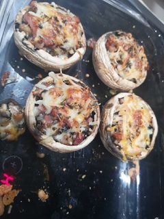Una foto de Champiñones rellenos de bacon y queso