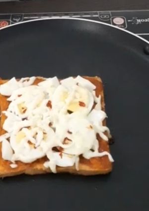 பிரெட் பீட்சா(Bread pizza recipe in tamil) செய்முறை முக்கிய புகைப்படம்