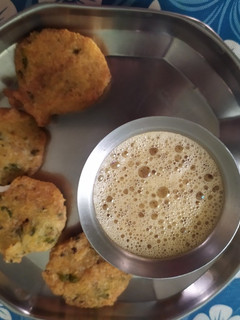 மெது வடை மசாலா டீ செய்முறை முக்கிய புகைப்படம்