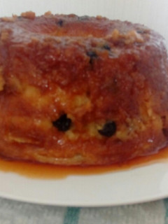 Una foto de Budín de pan con pasas de uva