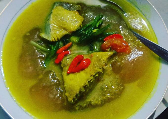 Papeda merupakan makanan khas indonesia bagian timur yang terbuat dari