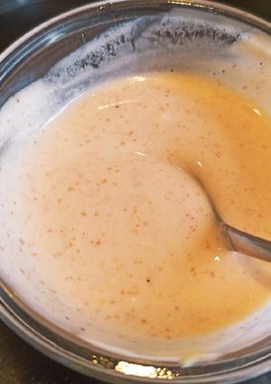 Una foto de Salsa Golf con yogurt griego, sin aceite