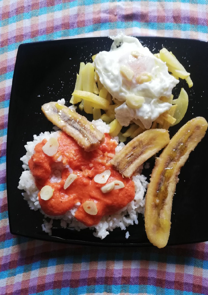 Una foto de Arroz a la Cubana. Versión Canaria