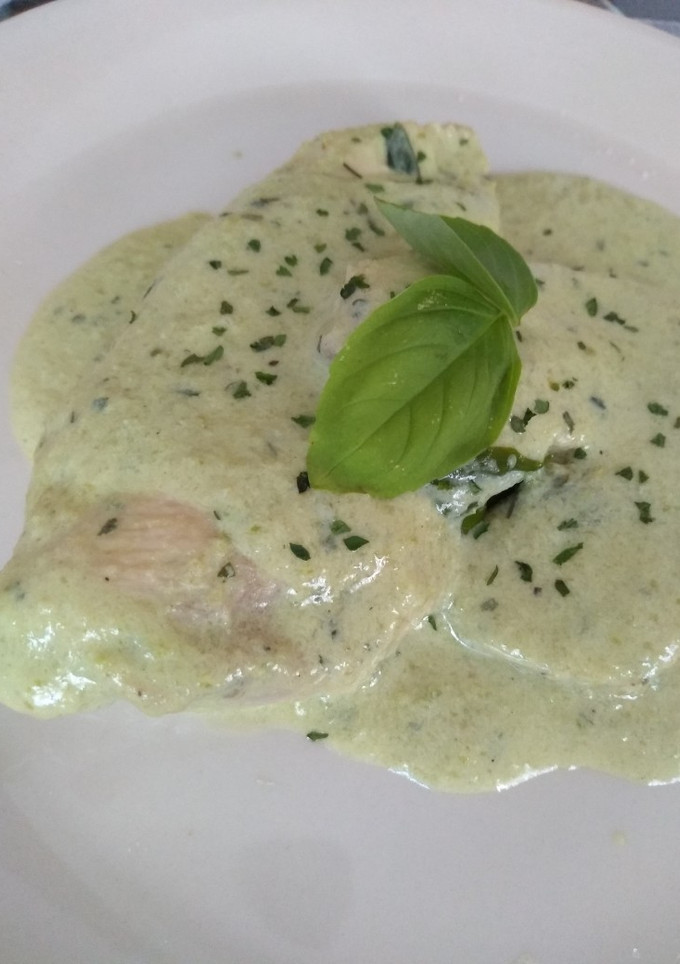Una foto de Pollo en salsa verde