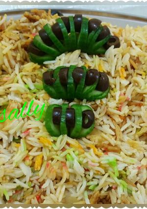 A picture of Colorful Bukhari Rice with Chicken.