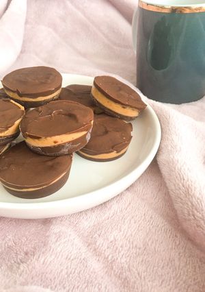 Une photo de Cups au chocolat et beurre de cacahuète 🥜
