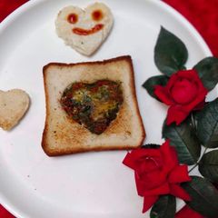 A picture of Love Toast.
