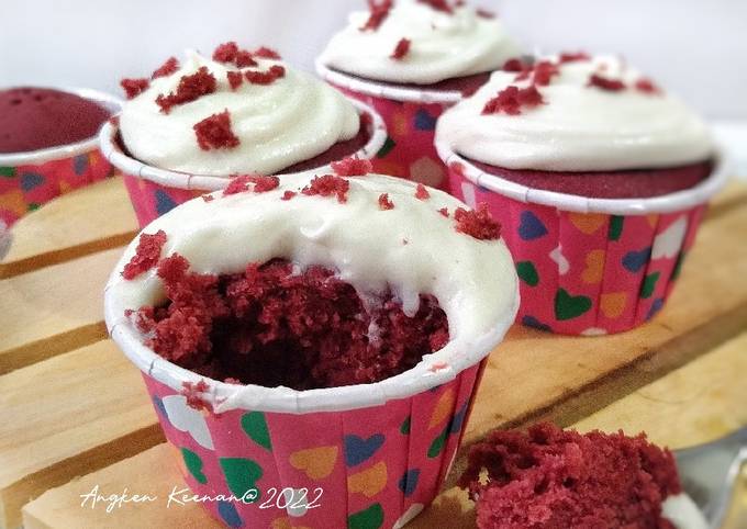 Red Velvet Cupcake (No Mixer)