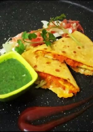 A picture of Trending tortilla wraps with cheese.