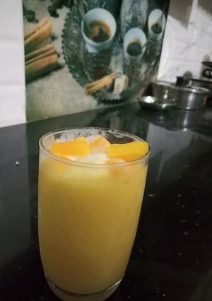 A picture of Mango ice cream shake.