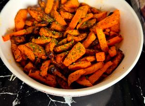 Une photo de Frites de patate douce au air fryer