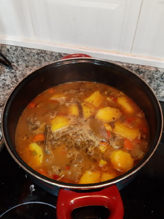 Una foto de Guisado de ternera y patatas