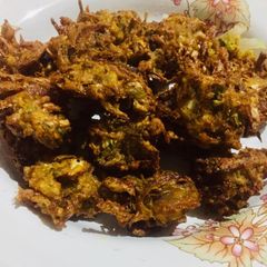 A picture of Crispy mix mince cabbage onion pakoda.