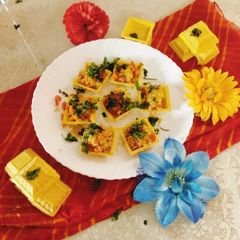 A picture of Canapes (indian chat stuffing).