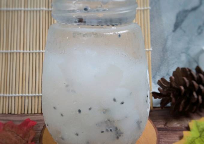 Cara Gampang Membuat Es Selasih Nata de Coco yang Sempurna