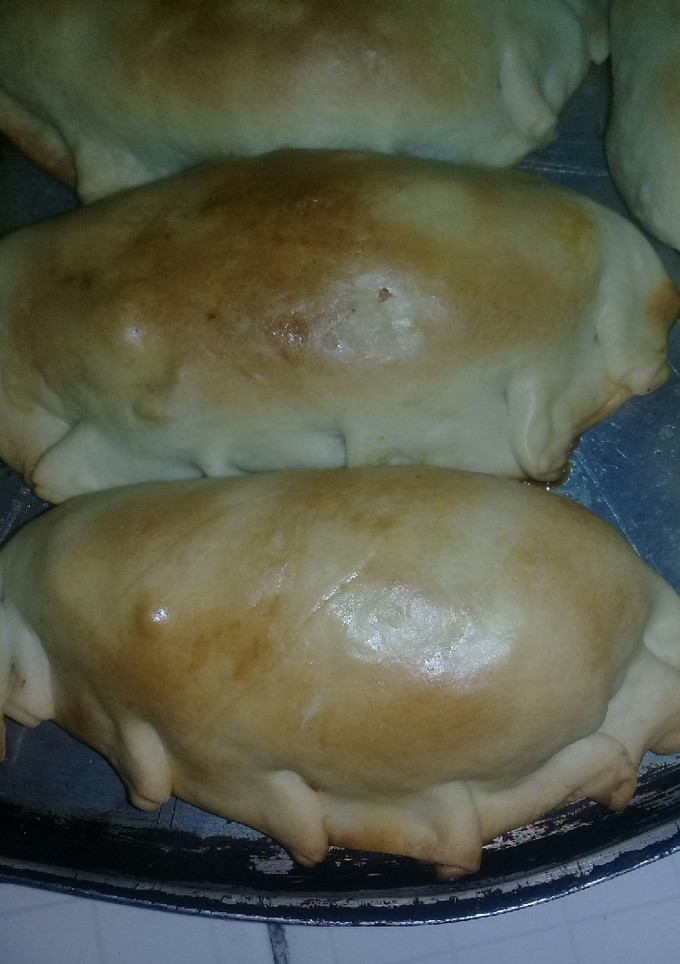 Una foto de Empanadas de pollo (recicladas😂😁)