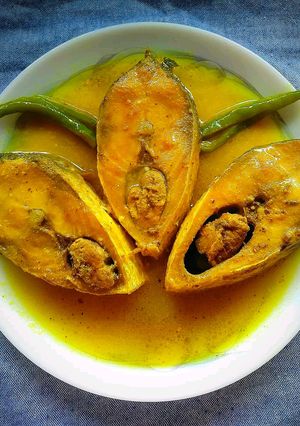 ইলিশ মাছের ঝোল (Ilish macher jhol recipe in Bengali) রেসিপির প্রধান ছবি