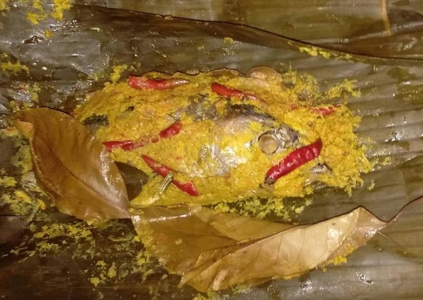 Pepes ikan bumbu kuning