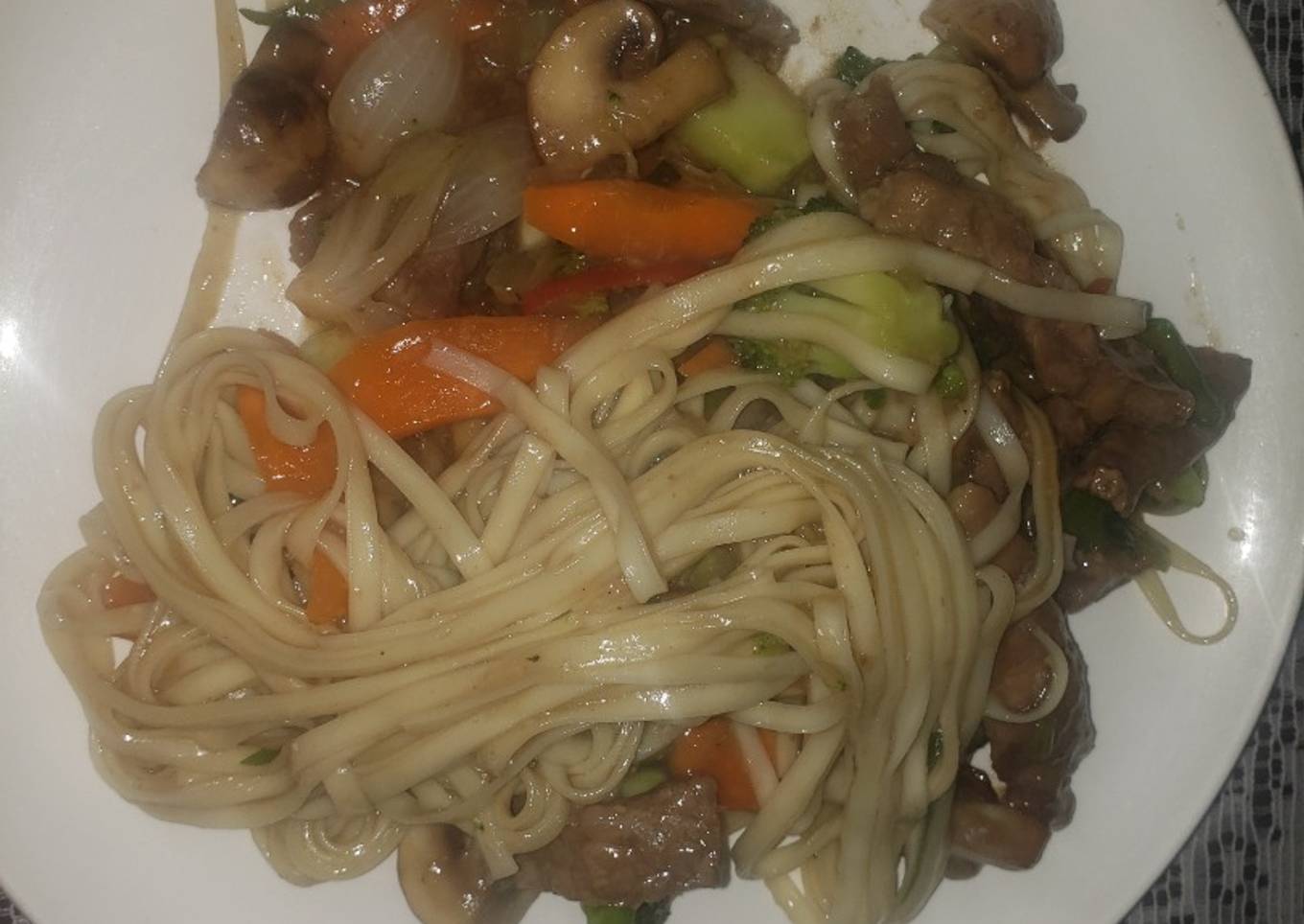Filete de res y vegetales estilo chino