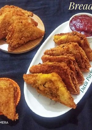 A picture of Bread Samosa.
