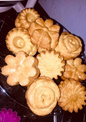 A picture of Homemade pieces cake.