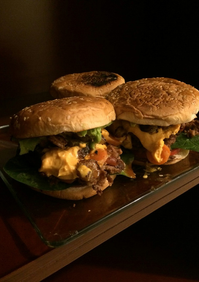 Una foto de Hamburguesa mar y tierra (Superbowl)