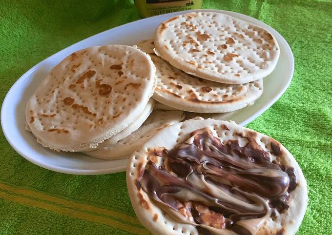 Ricetta Piadine di Farro senza strutto nè lievito di Elodia - Cookpad