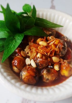Hình của món Trứng CÚT lộn xào me.