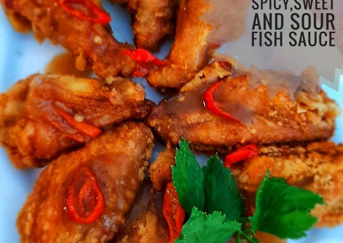 Cara Gampang Membuat Crispy Chicken Wings in Spicy,Sweet and Sour Fish Sauce Yang Bisa Manjain Lidah