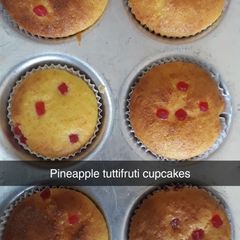 Pineapple cupcakes A picture of Pineapple cupcakes.